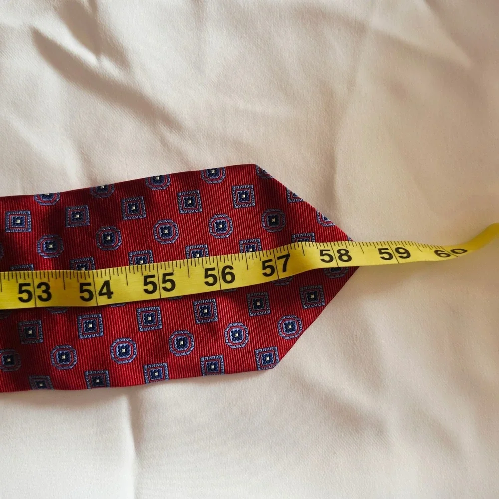Brooks Brothers Silk Tie Mens OS Red Blue Geometric Medallion Made in USA